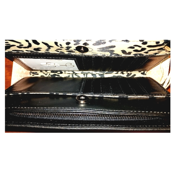 NWT* JESSICA SIMPSON DOUBLE GOSSETT BI-FOLD. - Picture 3 of 6